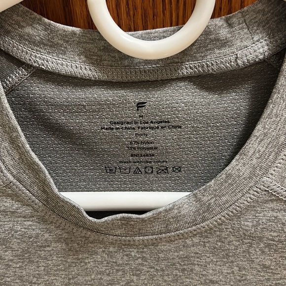 Fabletics athletic shirt. Size medium. - Picture 3 of 4